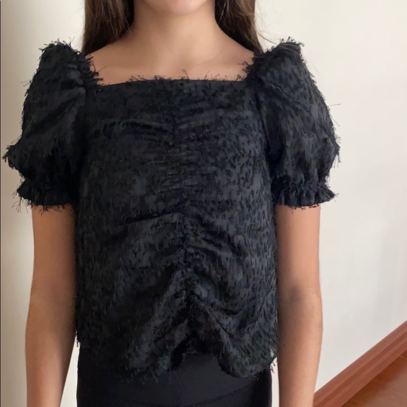 Black top - Picture 3 of 4